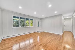 12 Beacon St, Shirley, NY 11967 - Photo 10