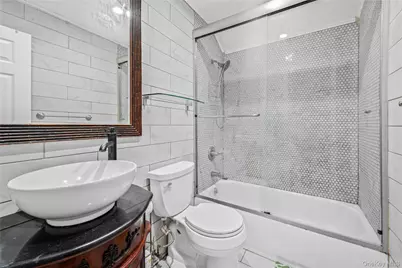 59 Deirdre Court, New York, NY 10304 - Photo 18