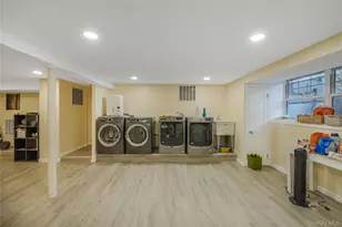 24 Mineola Ave, Roslyn, NY 11576 - Photo 20