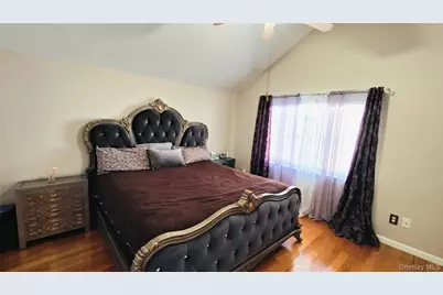 116 Churchill Avenue, New York, NY 10309 - Photo 16