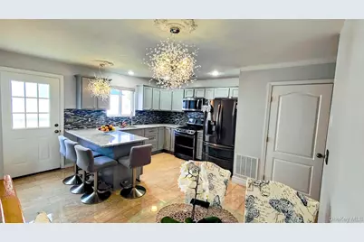 116 Churchill Avenue, New York, NY 10309 - Photo 6