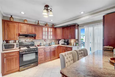 2573 Harvard Lane, Seaford, NY 11783 - Photo 20