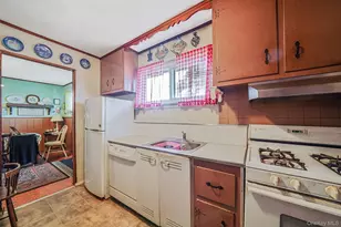 2 Sydney St, Plainview, NY 11803 - Photo 14