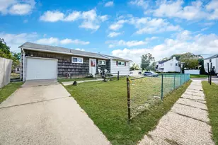 2 Sydney St, Plainview, NY 11803 - Photo 2