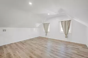 26 Sky Ln, Levittown, NY 11756 - Photo 22