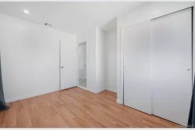 26 Sky Lane, Levittown, NY 11756 - Photo 16