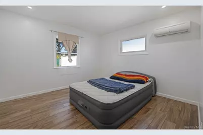 26 Sky Lane, Levittown, NY 11756 - Photo 12