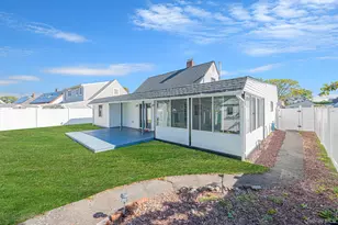 26 Sky Ln, Levittown, NY 11756 - Photo 32