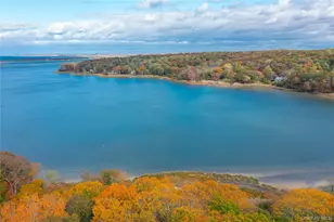 30 Cordwood Path, Saint James, NY 11780 - Photo 2