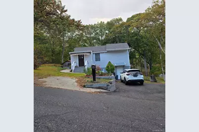 174 Woodycrest Drive, Farmingville, NY 11738 - Photo 2