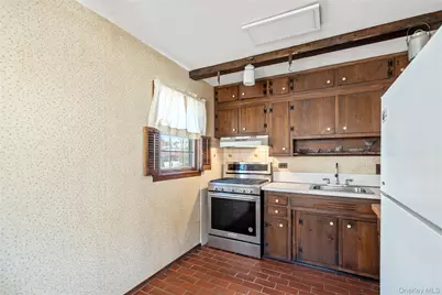 59 Wood Street, Lynbrook, NY 11563 - Photo 6