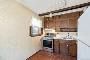 59 Wood St, Lynbrook, NY 11563 - Photo 6