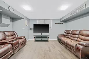 1655 Stein Dr, Bay Shore, NY 11706 - Photo 36