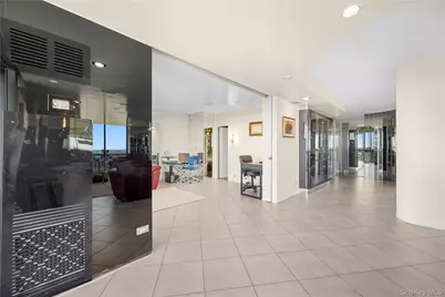 269-10 Grand Central Parkway #30N, Floral Park, NY 11005 - Photo 6