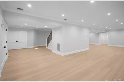 66 Saw Mill Road, Cold Spring Harbor, NY 11724 - Photo 32