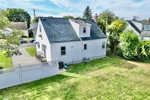 2197 6th St, East Meadow, NY 11554 - Photo 4