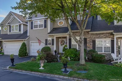 8 Scarborough Drive, Smithtown, NY 11787 - Photo 2