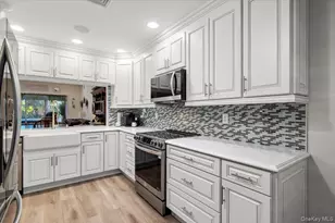 8 Scarborough Dr, Smithtown, NY 11787 - Photo 6