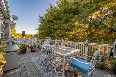 8 Scarborough Drive, Smithtown, NY 11787 - Photo 14