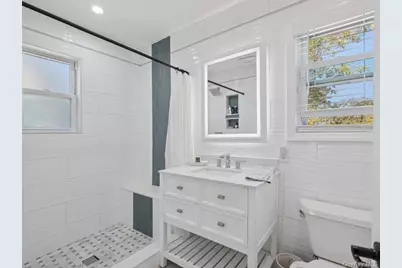 59 E 21st Street, Huntington Station, NY 11746 - Photo 18