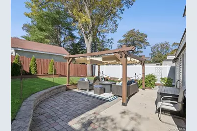 59 E 21st Street, Huntington Station, NY 11746 - Photo 24