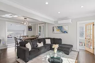 59 E 21st St, Huntington Station, NY 11746 - Photo 4