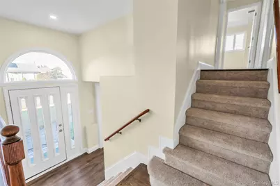 248 N Iowa Avenue, Massapequa, NY 11758 - Photo 6