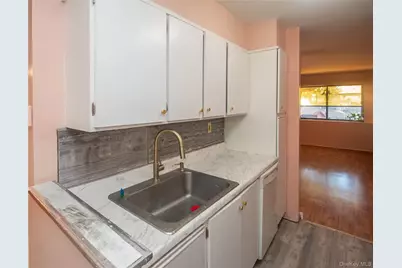 1807 Holly Walk, Poughkeepsie, NY 12603 - Photo 6