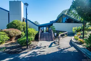 1807 Holly Walk, Poughkeepsie, NY 12603 - Photo 24