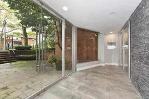 195 S Middle Neck Rd, Great Neck, NY 11021 - Photo 26