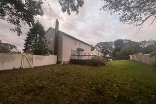 25 Avenue B, Holbrook, NY 11741 - Photo 6