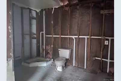 25 Avenue B, Holbrook, NY 11741 - Photo 22