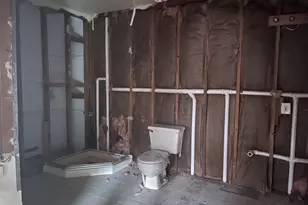 25 Avenue B, Holbrook, NY 11741 - Photo 22