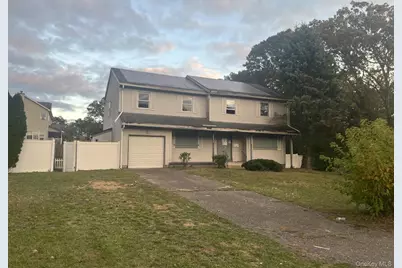25 Avenue B, Holbrook, NY 11741 - Photo 1