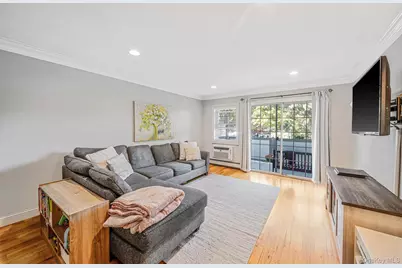 14 Glen Hollow Drive #E 1, Holtsville, NY 11742 - Photo 4