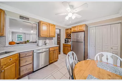 14 Glen Hollow Drive #E 1, Holtsville, NY 11742 - Photo 10