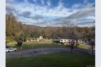 1001 McIntosh Place, Newburgh, NY 12550 - Photo 2