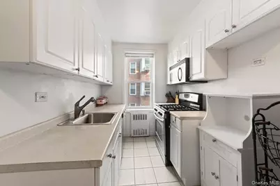 625 Gramatan Avenue #4R, Mount Vernon, NY 10552 - Photo 8