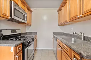 66-15 Park Dr E, Kew Gardens, NY 11357 - Photo 10