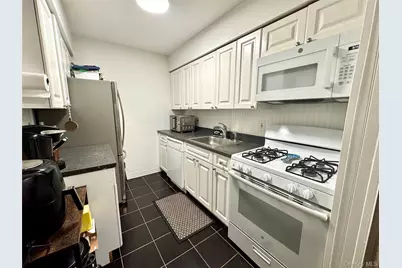 49 Pointe Circle S #49, Coram, NY 11727 - Photo 2