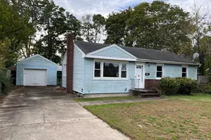 61 Herbert Cir, Patchogue, NY 11772 - Photo 2