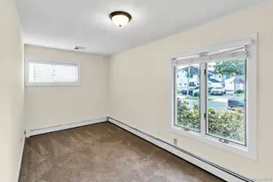 4 Greenway Dr, Syosset, NY 11791 - Photo 18