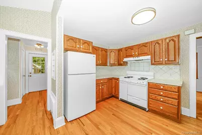 72 Park Avenue, Port Washington, NY 11050 - Photo 12