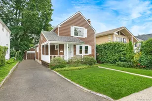 72 Park Ave, Port Washington, NY 11050 - Photo 2