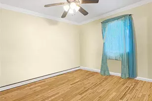 573 S 5th St, Lindenhurst, NY 11757 - Photo 10