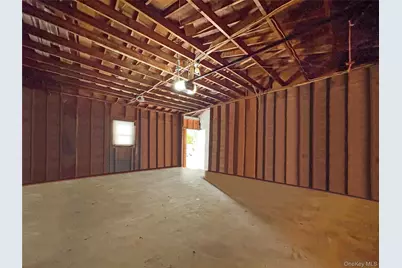 573 S 5th Street, Lindenhurst, NY 11757 - Photo 20