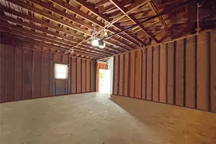 573 S 5th St, Lindenhurst, NY 11757 - Photo 20