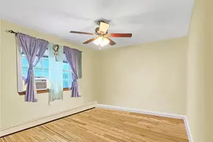 573 S 5th St, Lindenhurst, NY 11757 - Photo 8