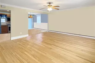 573 S 5th St, Lindenhurst, NY 11757 - Photo 4