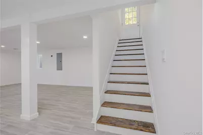 24 Woodbine Drive, Hicksville, NY 11801 - Photo 20